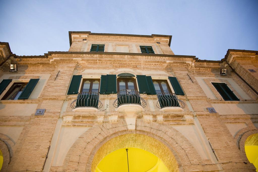 Hotel Marchese Del Grillo Fabriano Exteriér fotografie
